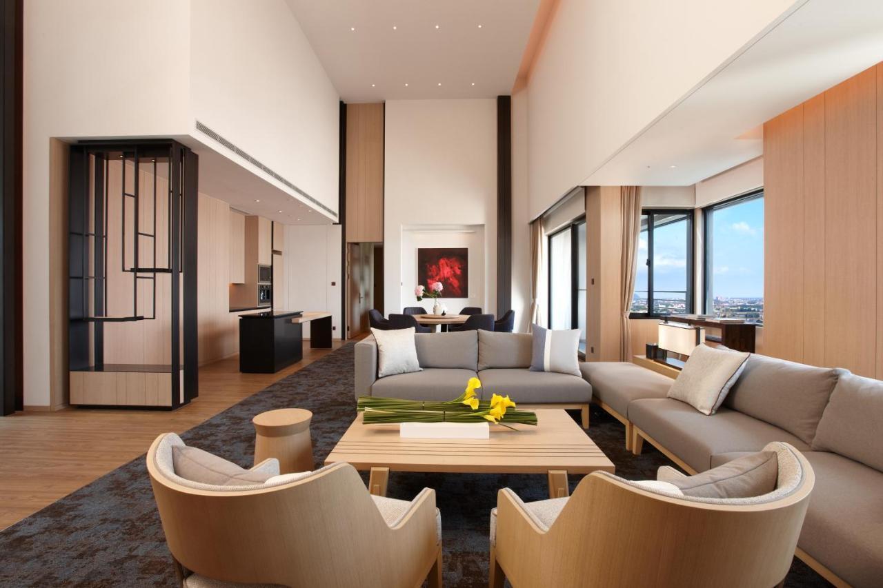 Mu Jiaoxi Hotel Экстерьер фото The living room of a suite at The Ritz-Carlton, Osaka