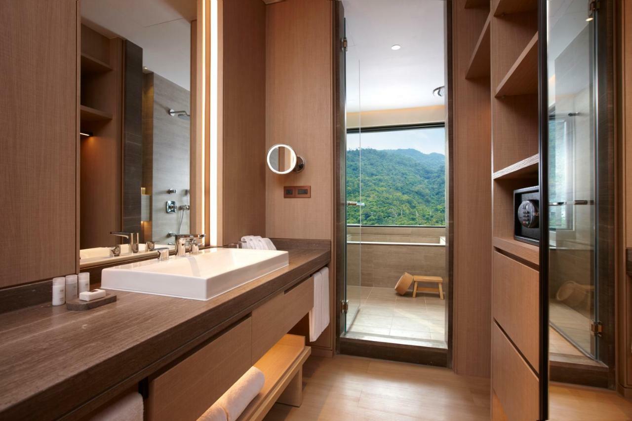 Mu Jiaoxi Hotel Экстерьер фото Bathroom