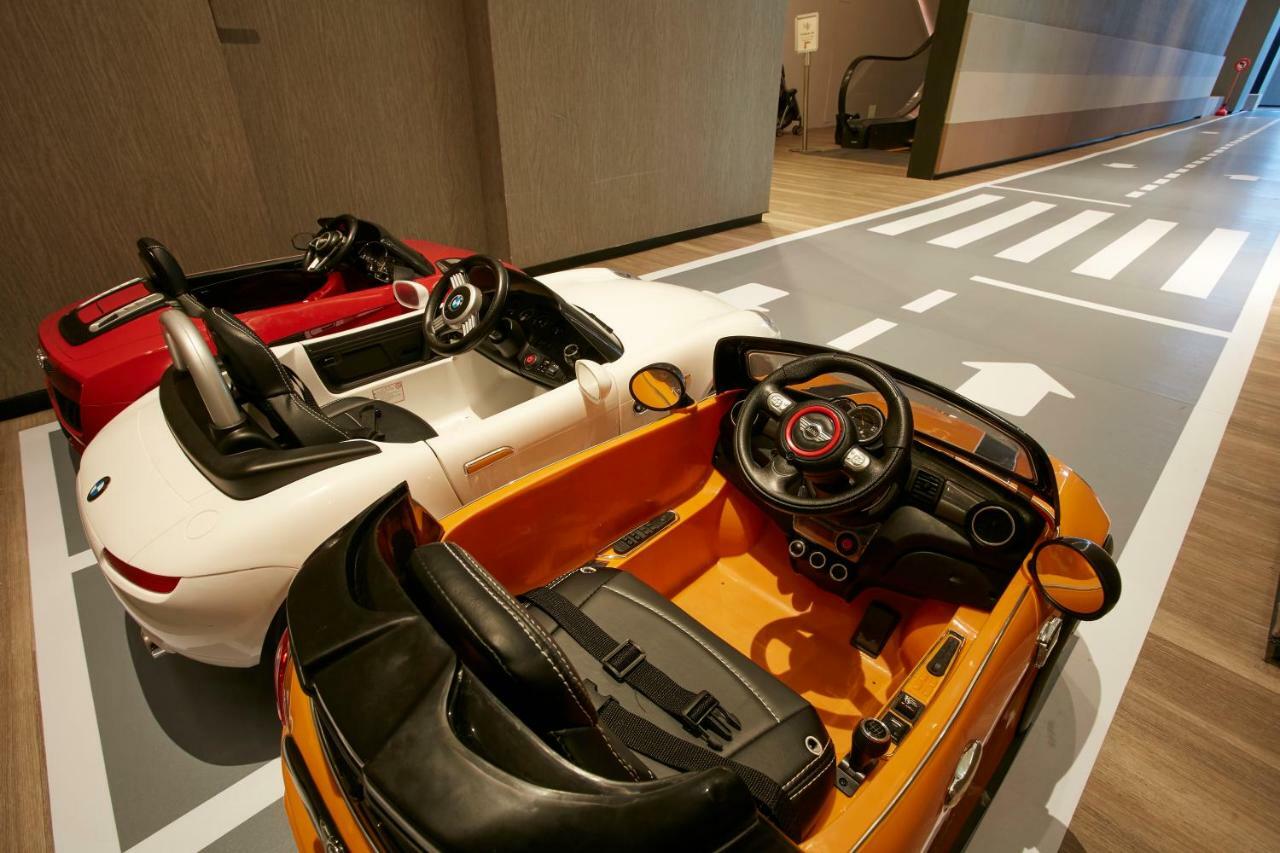 Mu Jiaoxi Hotel Экстерьер фото The interior of a car